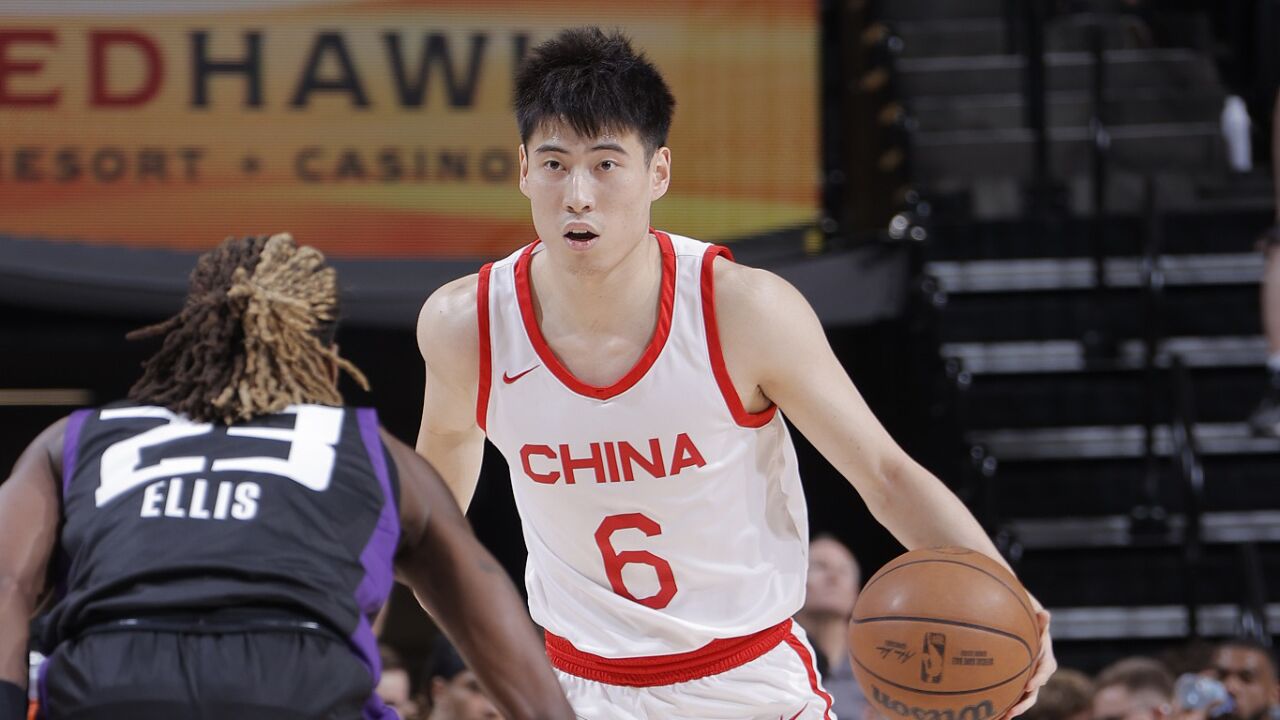克莱顿替补6中5轰12分，爵士半场唯一上双球员